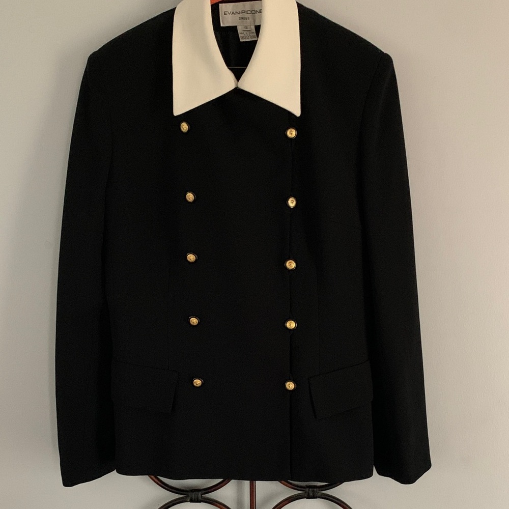 Evan Picone Women's Black Blazer with White Collar